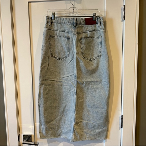 Icone Denim Skirt with raw edge - Picture 2 of 3